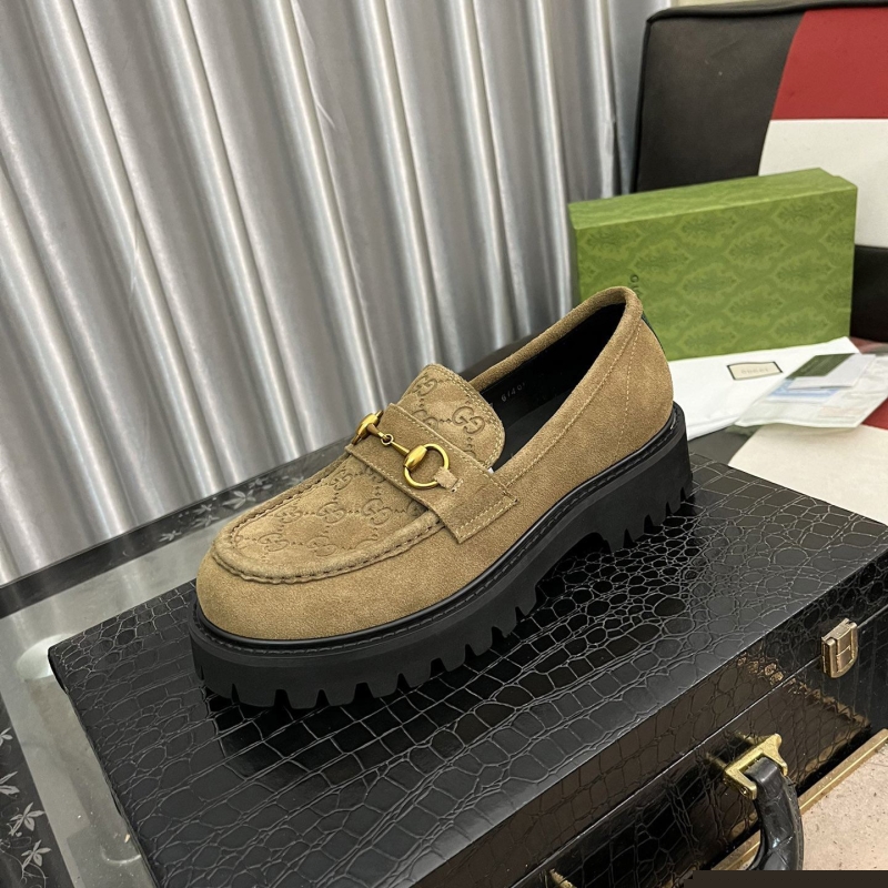 G*u*i leather shoes